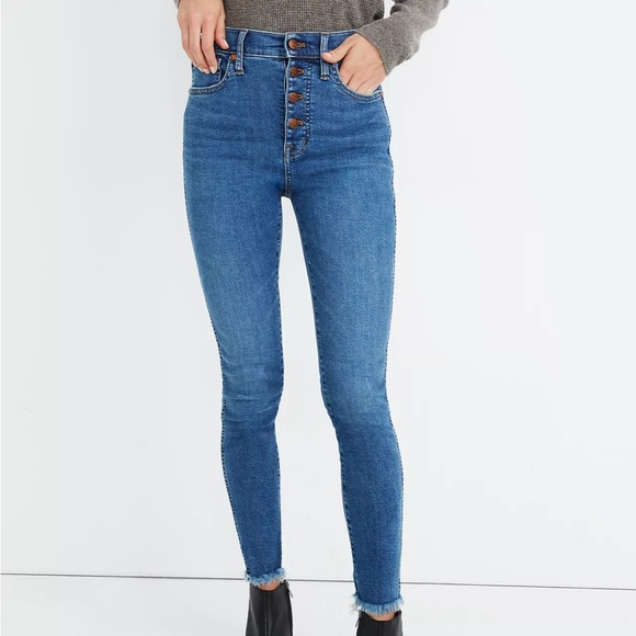Madewell 10” High-Rise Skinny Button Fly and Ankle Raw Hem Skinny Jeans - Picture 4 of 12